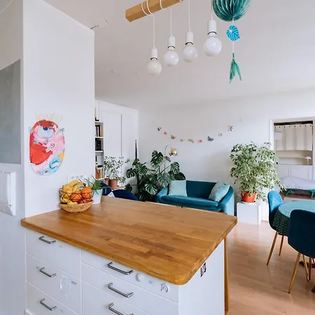 Beautiful Family-friendly 2bd Apart Belleville Apartment